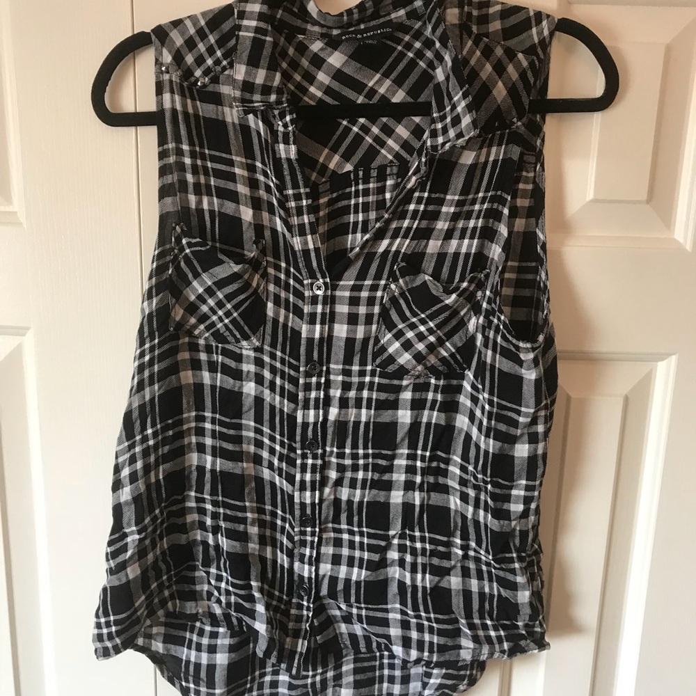 Rock and republic tank